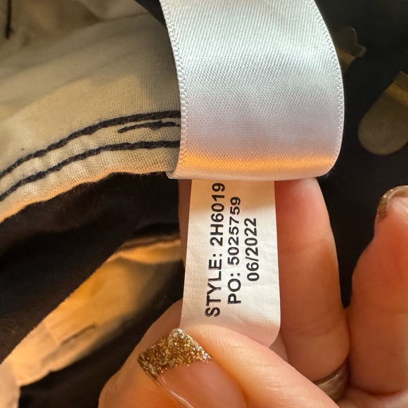 Vineyard Vines Navy Shorts Size - 4 - Picture 4 of 5